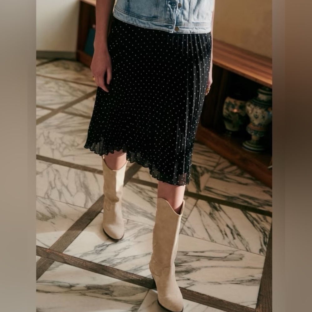 Sezane black and white polka dot Dino skirt in size 34